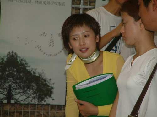 高薪收入与高压力对等 售楼小姐生活全揭密