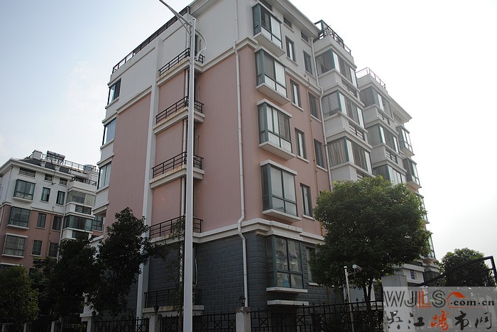 wal锦安小区全装3房 租金2200一个月