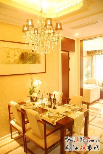 中南世纪城精装房源在售  面积为65-157平米不等