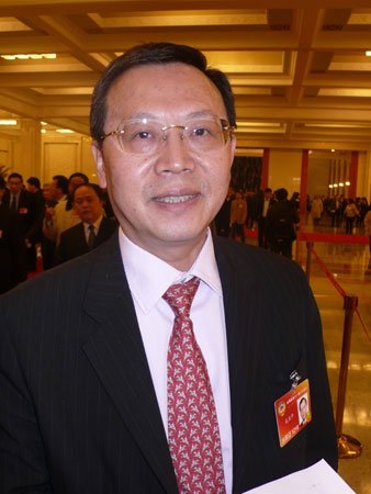 四部委力保调控成果 谢国忠：房价很快会跌25%