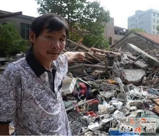湖北一家三口半夜遭绑架 回家后发现房屋被强拆