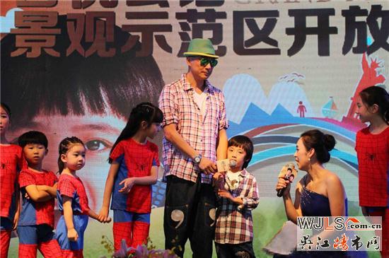 大牌来袭  爸爸吴镇宇儿子费曼齐来吴江  