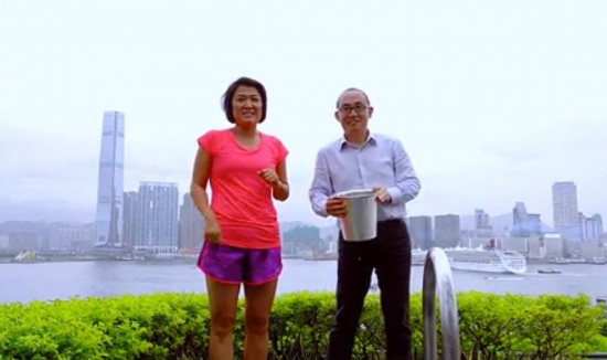 地产圈大佬挑战冰桶 潘石屹点名任志强王石
