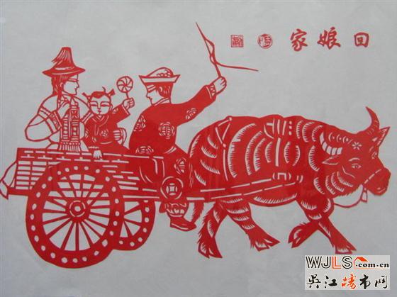 正月初二 左手一只鸡右手一只鸭喜气“羊羊”回娘家