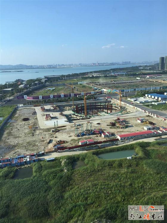 建造中的标志性建筑——苏州绿地中心