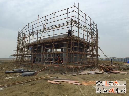 黄金湖岸沙滩游客集散中心二次结构基本完成