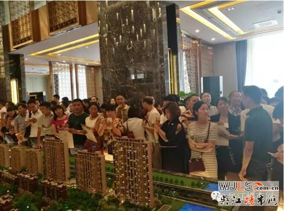 绿地江南华府1-2号楼131平米户型今天开盘，均价14000/平米