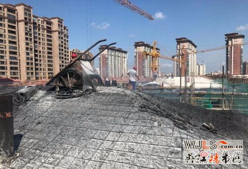 突发!江苏碧桂园一在建别墅区突发大火 现场浓烟滚滚