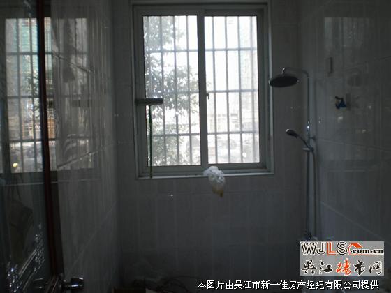 西湖花园全新多层全装房 带汽车库 楼层佳