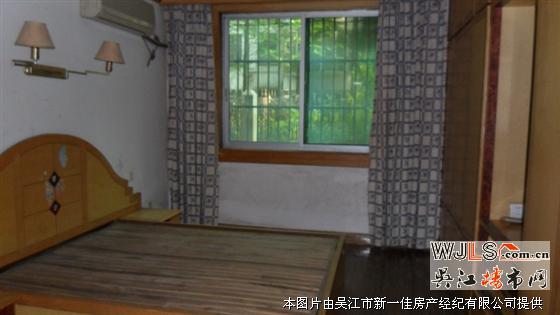 爱德双语小学学区一楼有院子是二期的