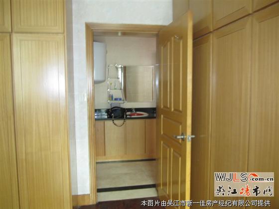 西窑里七弄 三楼三房全装电器全有自库67万