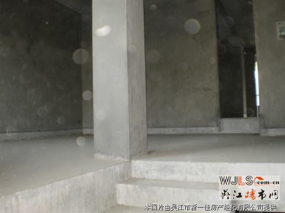 振泰小区3-4楼纯复式楼毛坯带汽车库