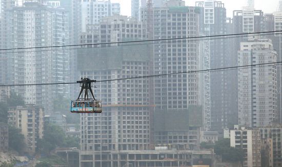 业内人士称，房产税对于控房价的影响，不及信贷收紧、利率上调等政策。