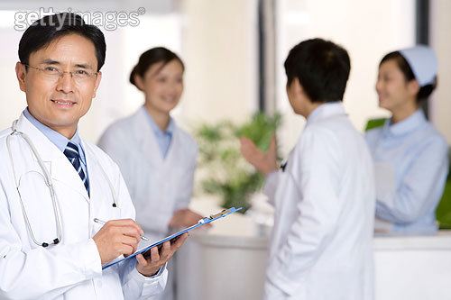 白领灰色收入最狠行业曝光 房产行业名列其中