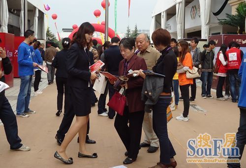 秋交会首日看房者