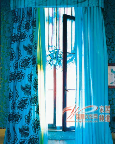 蓝色华贵面料 民族风格客厅
