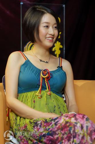 怀孕明星妈妈居家生活照