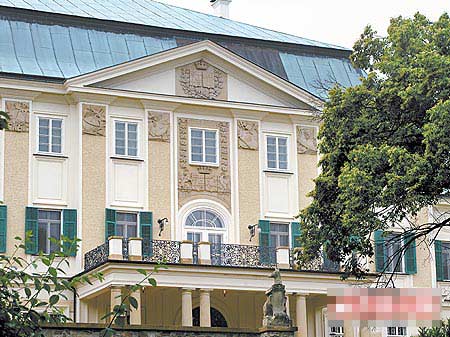 郭台铭曾馨莹捷克玩浪漫 拍婚纱古堡曝光(图) 郭台铭曾馨莹捷克玩浪漫 拍婚纱古堡曝光(图)