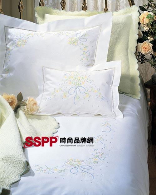 白色床品 解读秋冬简约时尚
